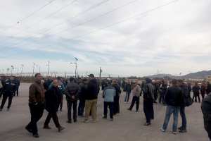 أعوان أمن القاعدة البترولية بسكيكدة في حركة احتجاجية