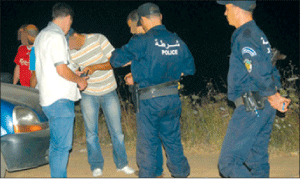 الأمن يوقف 40 شخصا في مداهمة بأحياء الطارف و البسباس