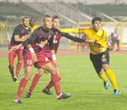 Vie des clubs/ USMH : le club suffoque financièrement                                    Le transfert de Bounedjah, une bouffée d'oxygène