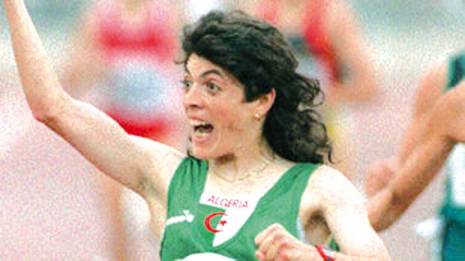 Boulmerka évoque l'échec de la politique sportive                                    1re championne olympique algérienne