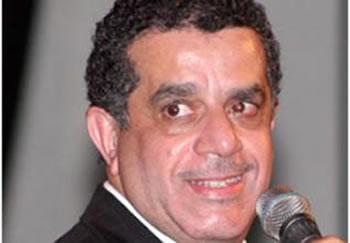 Houari Benchenet ouvre le bal                                    COUP D'ENVOI DES SOIREES RAMADHANESQUES D'ORAN