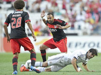 A l'étranger                                    Eusebio Cup/ Benfica écrase le Real