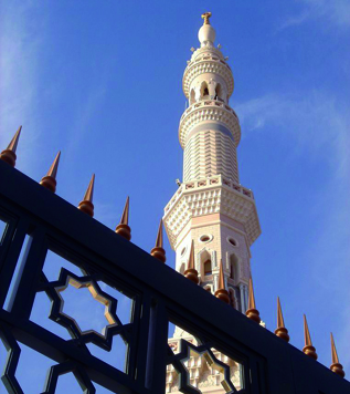 Premier muezzin de la radio de l'Algérie indépendante                                    Cheikh El Boulaidi