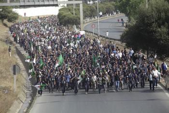 «Nous marcherons tôt ou tard à Alger»                                    LES GARDES COMMUNAUX NE DESARMENT PAS
