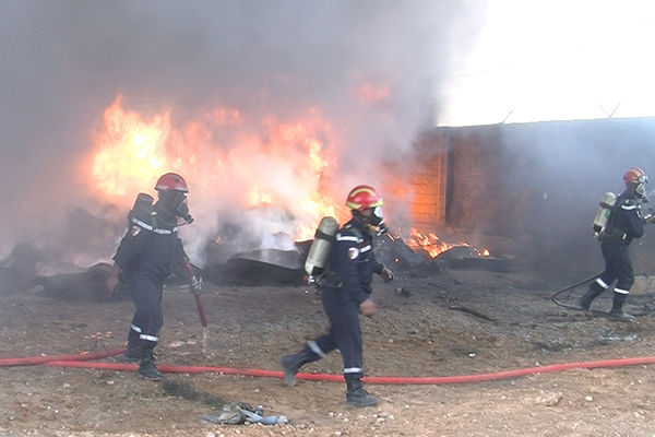 حالة رعب إثر احتراق مئات العجلات ببشار