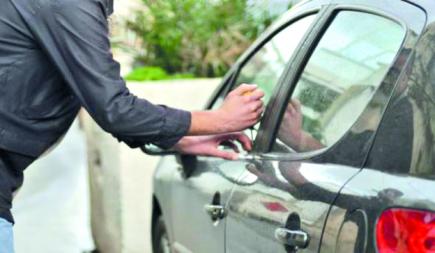 الإطاحة بعصابة مختصة في سرقة لواحق المركبات بعين تموشنت