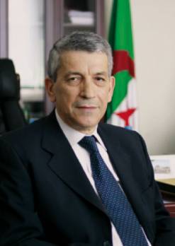 «Je plaide pour la création d'un nouveau milieu hospitalo-universitaire»                                    Abdellatif Baba Ahmed. Recteur de l'Université de Blida