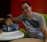 الجزائري سمير صار رئيسا للطباخين بعدما كان يجهل قلي بيضة!                                    زوجته البريطانية تبدع في تحضير أطباق مائدته الرمضانية