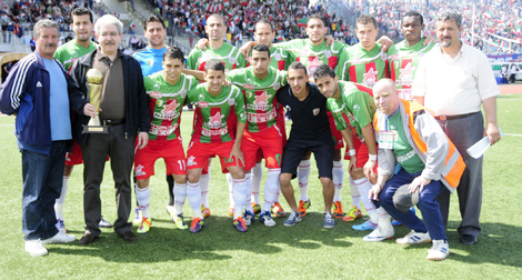 حناشي، بوساحة وعدنان يوقعون رسميا في شبيبة بجاية
