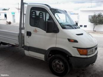 وضع حجر أساس مصنع 