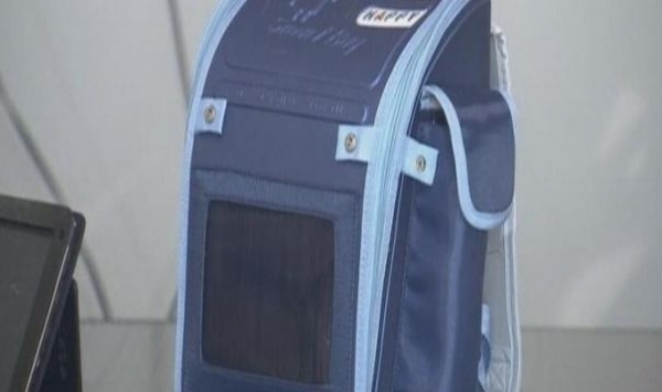 مدير ثانوية في غرداية يمنع التلاميذ من إحضار المحفظات وحقائب الظهر