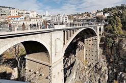 مشكل الأرضية يعصف بإنجاز مشروعي دار ومتحف بقسنطينة                                    رصد لهما 2.5 مليار ولم ينطلقا منذ 2005