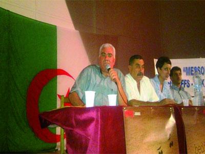 Ali Laskri traite les dissidents de son parti de «salonnards de Tizi»                                    Assistant samedi au congrès de la section de Draâ Ben Khedda, à Tizi Ouzou