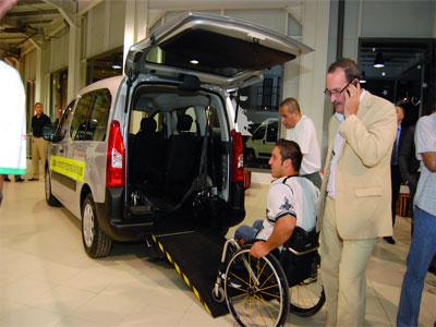 Lancement officiel, mardi dernier, de la commercialisation de voitures pour handicapés                                    Peugeot Algérie