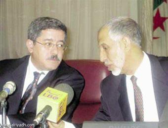 الأرندي يكشّر عن أنيابه.. الأفالان ينتظر والأفافاس خارج النص                                    الحراك السياسي تحسبا للمحليات القادمة في بجاية: