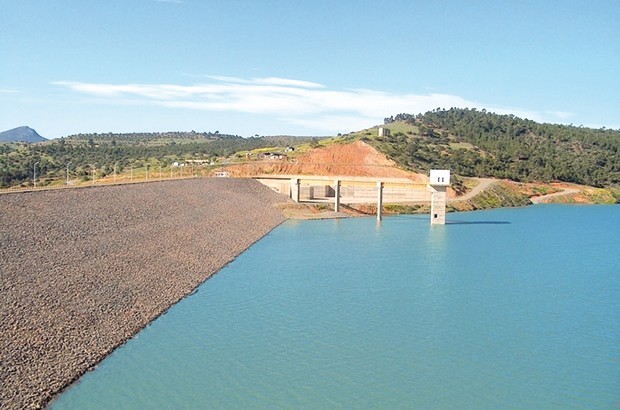 Le raccordement d'Ath Laâziz au barrage de Tilesdit piétine