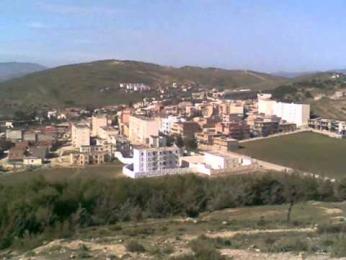 سكان بلدية ماوكلان في سطيف يطالبون بالمرافق الرياضية والثقافية