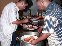 Au service des démunis                                    Bénévoles durant le Ramadhan