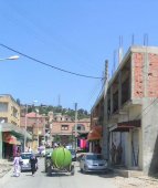 سكان حي خميستي ببئر الجير بوهران يطالبون بتدخل الوصاية