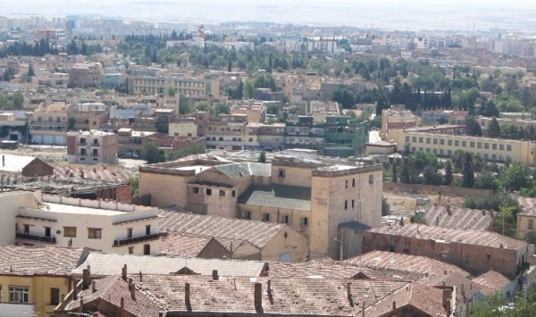 تيارت تحتضن الاحتفالات الرسمية لعيد العمال