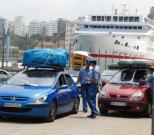 لعبة القط والفأر بين المزورين وشرطة الحدود                                    ''الخبر'' في ميناء وهران