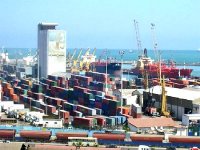La balance commerciale de l'Algérie largement excédentaire au 1er semestre 2012