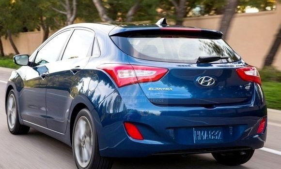 إنتاج أول سيارات 