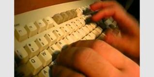 Tunisie: un célèbre blogueur arrêté, des sites évoquent la consommation d'alcool