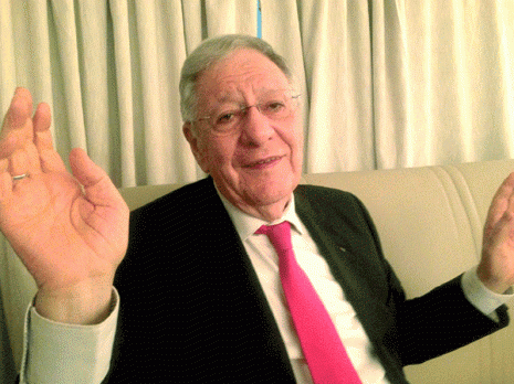 Papy fait dans la grandiloquence