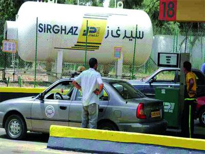 L'urgence de développer l'industrie de raffinage en Algérie                                    Les importations de carburant de plus en plus importantes