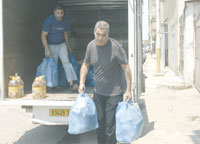 El-Fedjr rend le sourire aux familles démunies                                    Des couffins de ramadan pour les cancéreux
