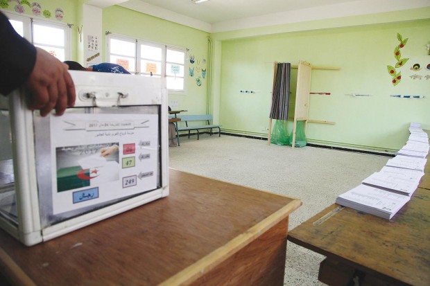 Les partis du pouvoir se maintiennent à l'Est