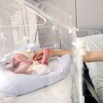 نسوة تنجبن في بوابات أقسام التوليد وأخريات ينتظرن في وضعية مزرية                                    ظروف صعبة تعيشها النساء الحوامل بمستشفى بن باديس في قسنطينة