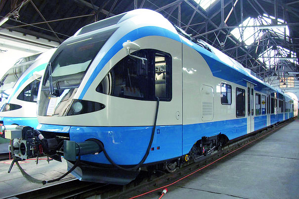 Des structures modernes pour désenclaver la région                                    Naama, Transport