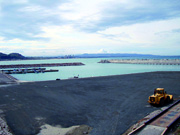 Des travaux d'urgence pour sauver le port de Cap Djinet                                    Boumerdes