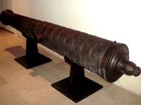 Canon Baba Merzoug : l'Algérie n'a formulé aucune demande officielle de restitution (Quai d'Orsay)