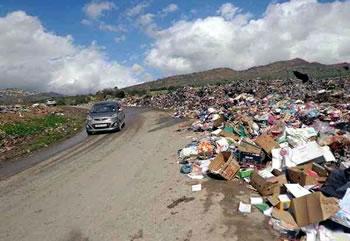 les villageois de Stita ferment les routes