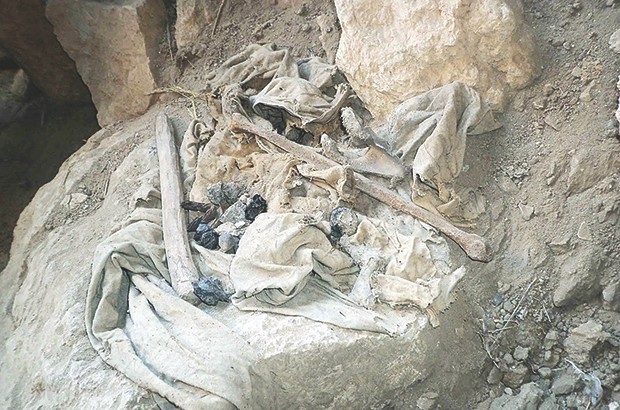 Inhumation d'ossements humains trouvés dans un chantier