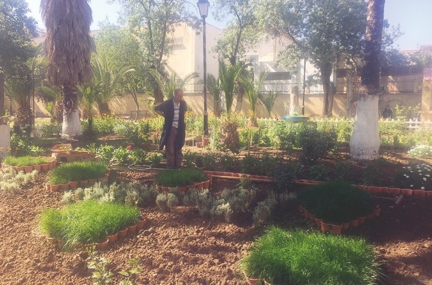 Un retard de quatre ans 