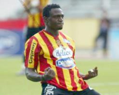 إيفوسا يغادر رسميا ومواطناه إينيرامو وأوتشي لخلافته في الشباب                                    مولودية قسنطينة تسعى إلى التعاقد معه بأي ثمن