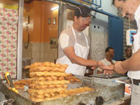 Blida                                    La zalabia, délicatesse et saveur inaltérables