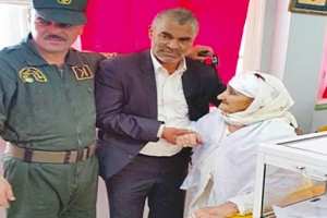 À 119 ans, Hadja Kheïra a exprimé son suffrage