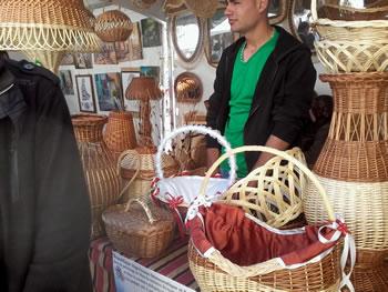 La manifestation entre folklore et économie