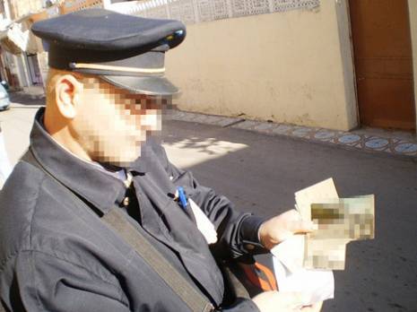 le courrier n'arrive plus dans certains quartiers                                    Algérie poste manque de facteurs