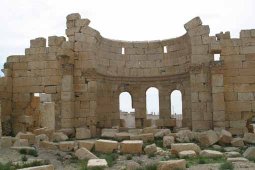 مركز عربي لعلم الآثار بتيبازة