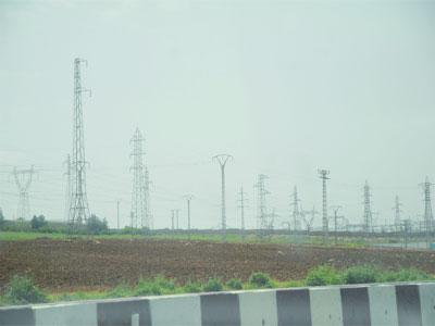 Entre les assurances de Yousfi et les réserves de Bouterfa                                    Pics de consommation d'énergie électrique et délestages