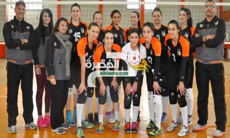 المجمع البترولي للكرة الطائرة للسيدات يتوج بكأسه ال 28 بعد فوزه على مشعل بجاية (3-0)