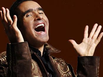 Majestueux retour de la star à Tizi Ouzou                                    GALA DE TAKFARINAS AU STADE OUKIL-RAMDANE