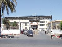 Au c'ur des urgences médicochirurgicales des CHU de Bab El-Oued et Mustapha-Pacha                                    Détresse des patients et impuissance des praticiens