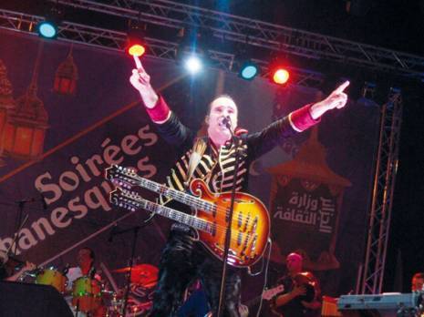 retour triomphal de Takfarinas à Tizi Ouzou                                    Son concert a drainé plus de 20 000 personnes